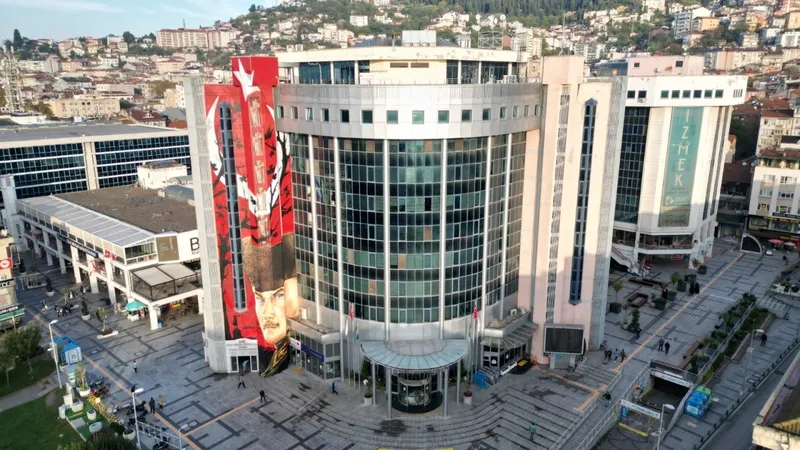 İzmit Belediyesi Temizlik Timi