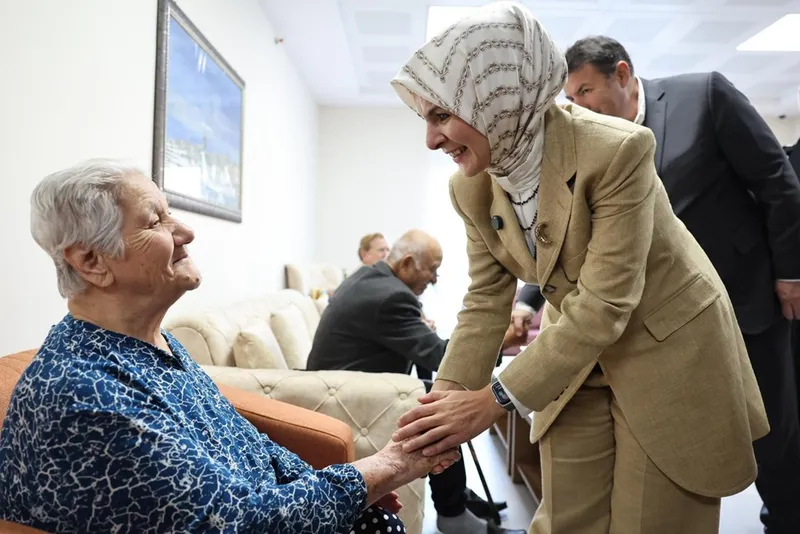 Kasım ayı yaşlı ve engelli aylıkları hesaplara yatırılmaya başlandı