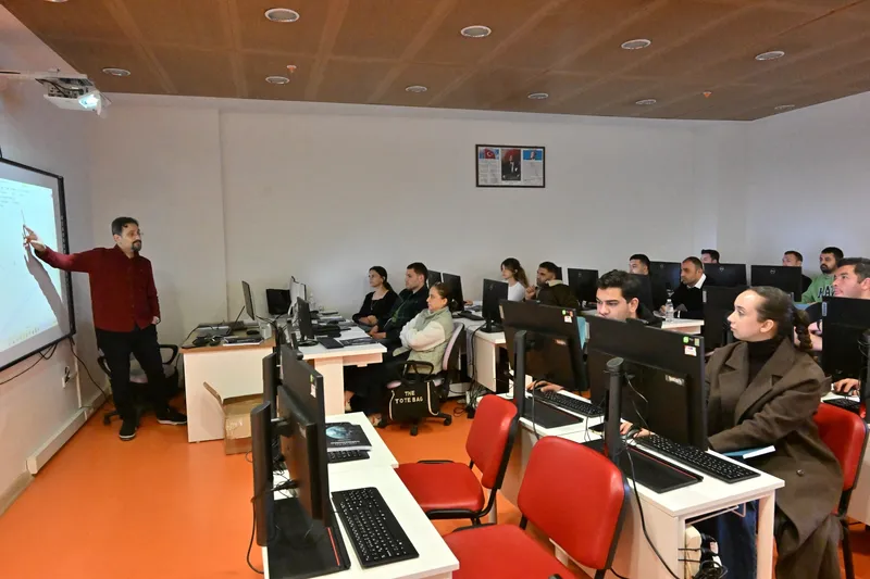 Manisa Büyükşehir Belediyesi Personeline Netcad Eğitimi Verildi