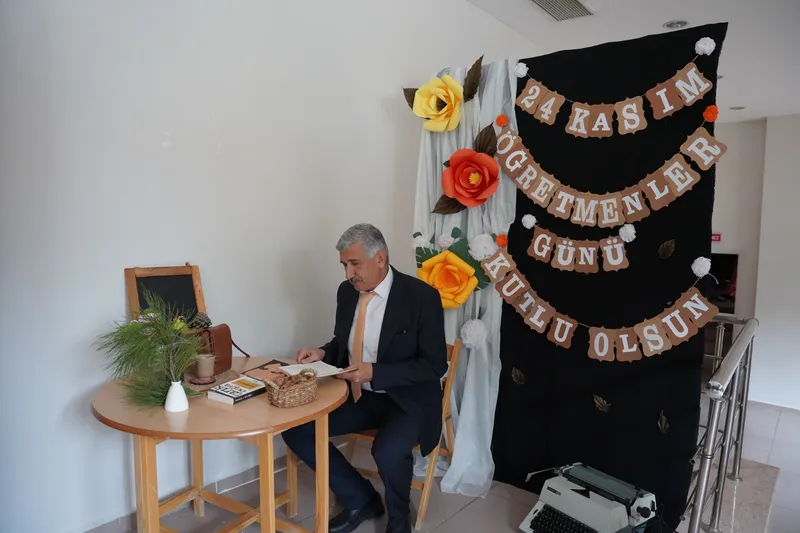 Kahta Belediye Başkanı Hallaç, Öğretmenler Günü