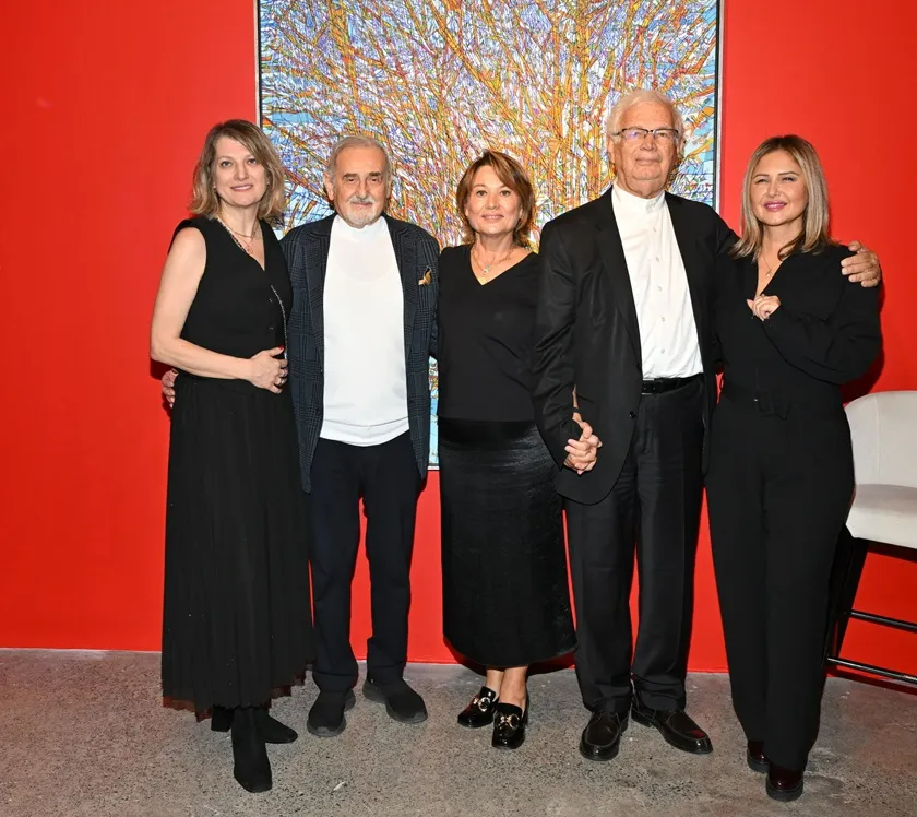 Yılın Son Sergisi “Trilogy Of Time” İçin Renkli Açılış 