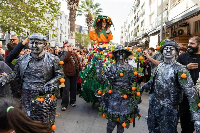 25. Mandalina Şenliği üreticinin yüzünü güldürdü