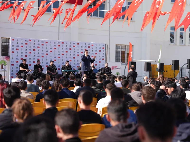 Şehitkamil Belediye Başkanı Yılmaz, Lise ve Üniversite Öğrencileriyle Bir Araya Geldi