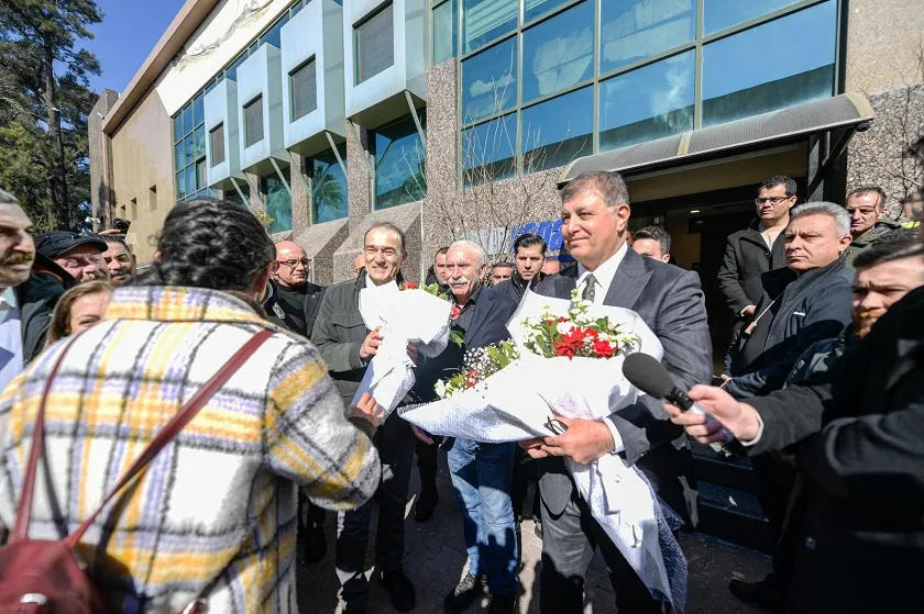 DİSK’ten Başkan Tugay’a destek ziyareti ve “aynı yoldayız” mesajı