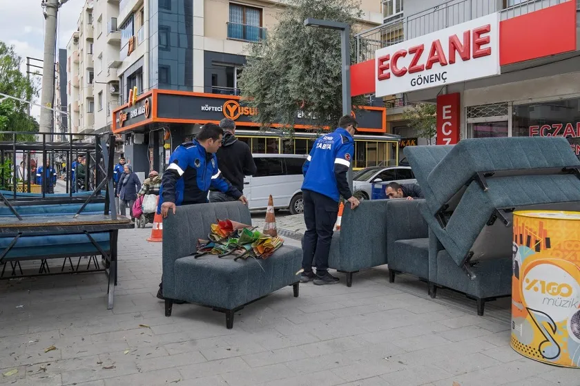 İzmir Büyükşehir Belediyesi kamusal alanların işgaline son veriyor