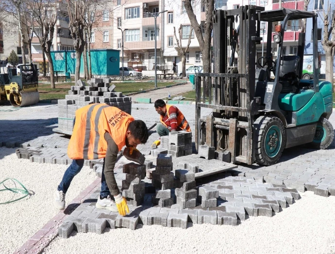 HALİLİYE BELEDİYESİ İLE 3 MAHALLEDE YOLLAR YENİLENİYOR