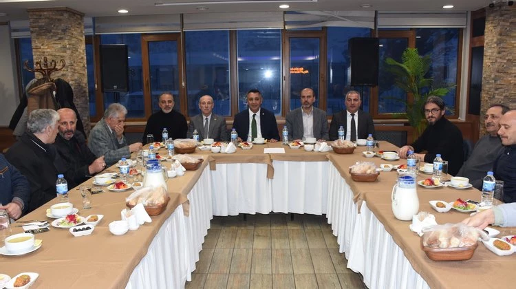 BAŞKANIMIZ, ŞEHRİMİZDE FAALİYET GÖSTEREN YEREL BASIN MENSUPLARIMIZLA AYNI İFTAR SOFRASINI PAYLAŞTI