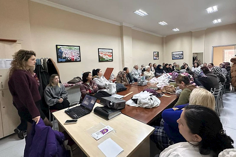 KADINLAR HAKLARI KONUSUNDA BİLGİLENDİRİLDİ