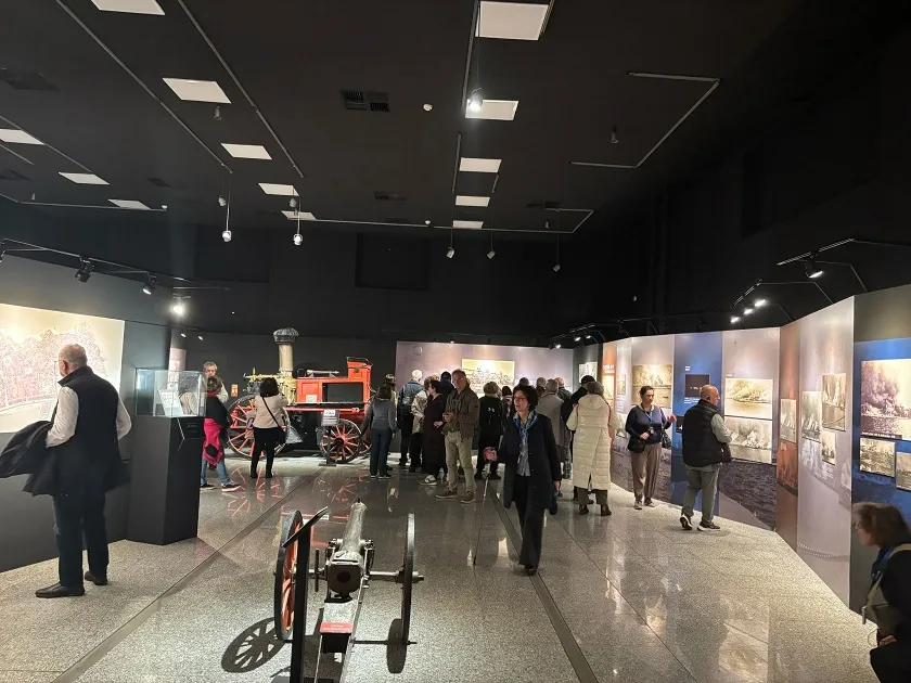 Yunan ziyaretçiler, Yanık Yurt sergisini gezdi