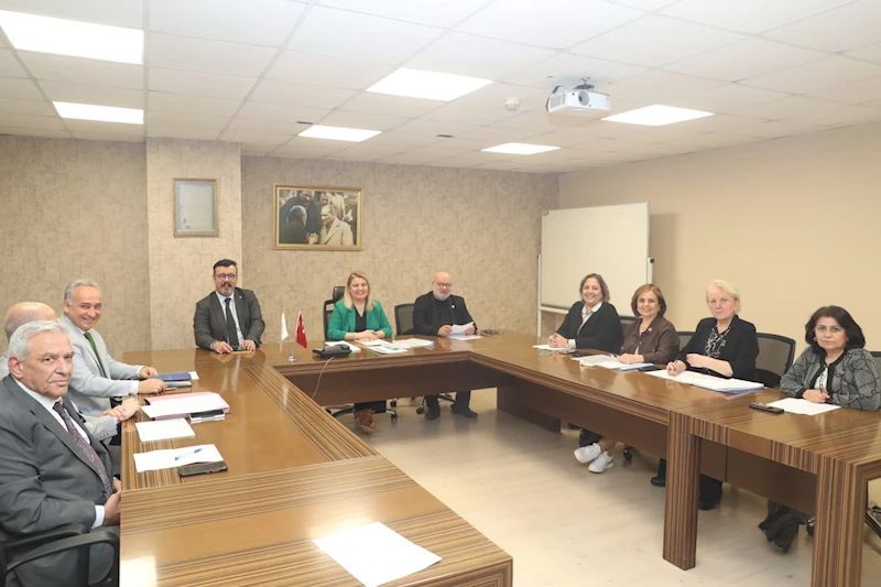 İZMİT BELEDİYESİNDEN KENTİ GELECEĞE TAŞIYACAK ADIMLAR İÇİN DEĞERLENDİRME TOPLANTISI