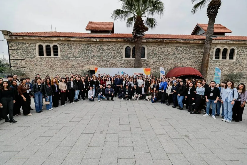 “İzmir Seninle” gençler için yola çıkıyor