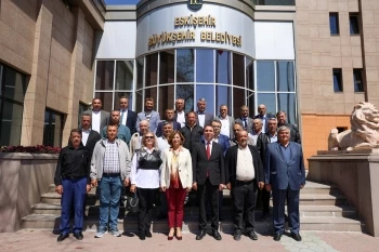 BEYLİKOVALI MUHTARLAR BAŞKAN ÜNLÜCE İLE BİR ARAYA GELDİ