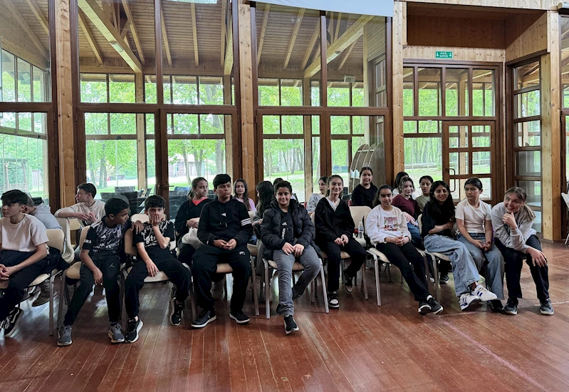 Büyükşehir gençlere ‘çevre’ bilincini aşılıyor: Hem temizlediler hem de eğlendiler