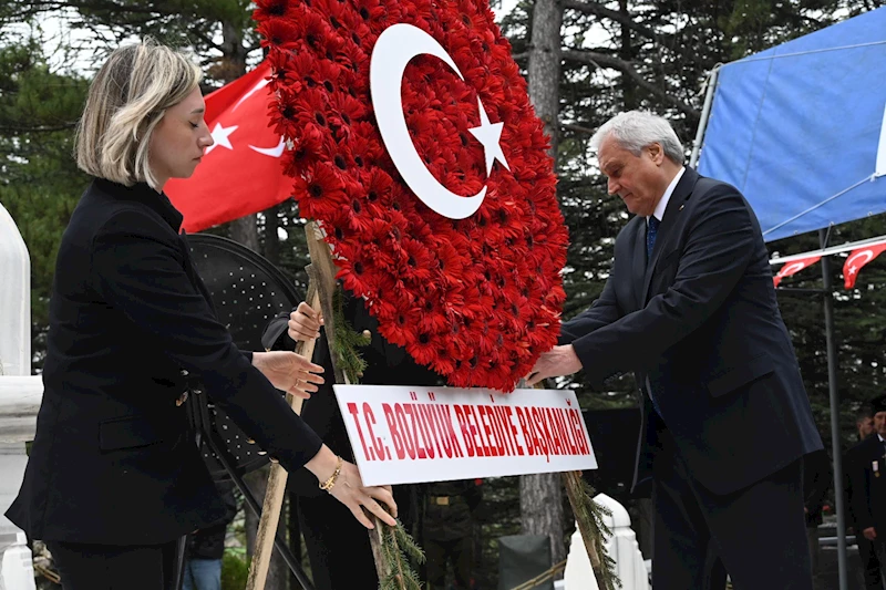 -BOZÜYÜK’TE 2. İNÖNÜ ZAFERİNİN 104. YIL DÖNÜMÜ NEDENİYLE ANMA PROGRAMLARI DÜZENLENDİ