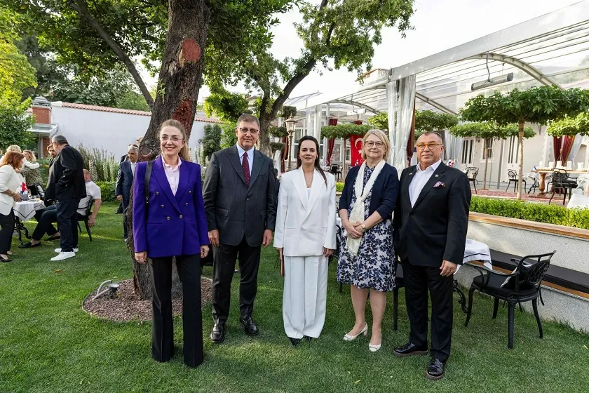 İzmir ve Finlandiya arasında dostluk köprüsü