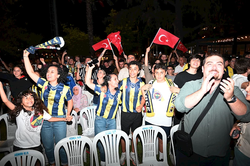 Dev maç dev ekranda