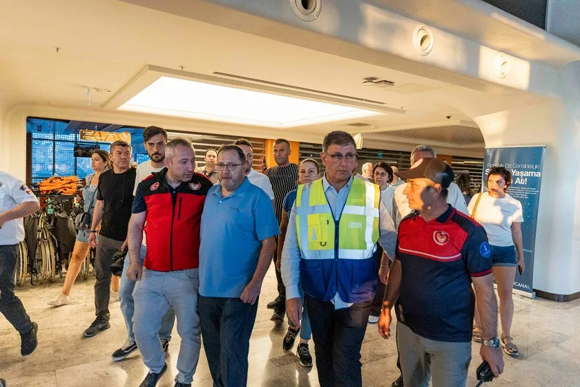 Başkan Tugay, yangın bölgesinde incelemelerde bulundu