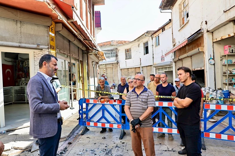 Başkan Çavuşoğlu, Kaleiçi yangın bölgesinde incelemelerde bulundu