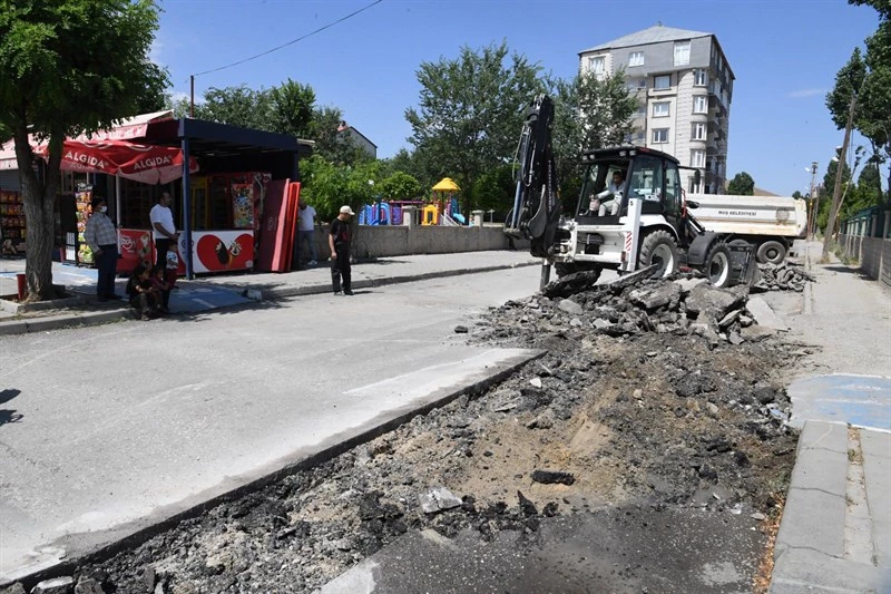 MUŞ BELEDİYESİ YOL ONARIM ÇALIŞMALARINA BAŞLADI