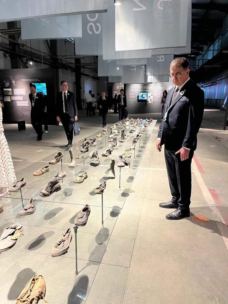 Başkan Tugay Bosna’da Srebrenitsa Katliamı’nın kurbanlarını andı