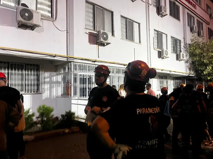 İzmir’deki bakımevinde korkutan yangın Tüm bakımevi sakinleri tahliye edildi