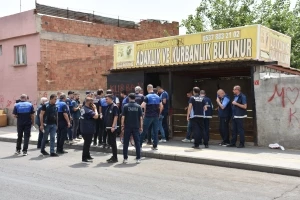 Ruhsatsız hayvan satışı ve kesimi yapan yerler mühürlendi