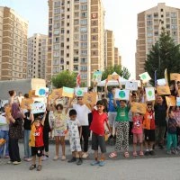 Çocukları gülümsetiyor, yaraları birlikte sarıyoruz