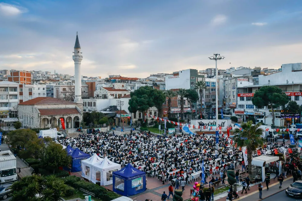 Aliağa Demokrasi Meydanı yenilenecek