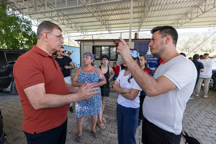 Büyükşehir yangının yaralarını sarmak için tüm gücüyle sahada