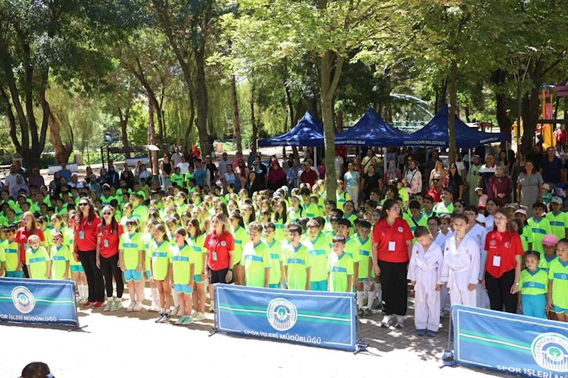 YAZ SPOR OKULLARI DÜZENLENEN TÖRENLE SONA ERDİ