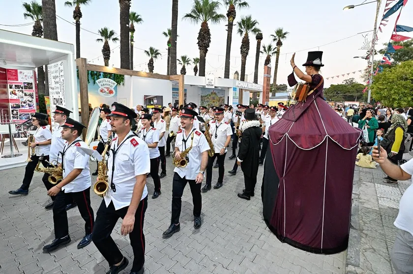 İzmir Enternasyonal Fuarı’na ilk gününde büyük ilgi