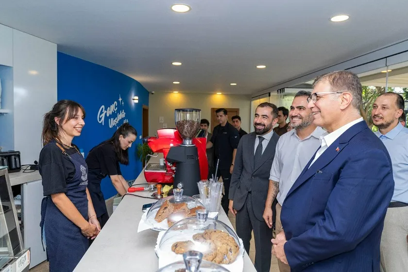 Şato’nun terasları İzmirliler için sosyal yaşam alanına dönüştü
