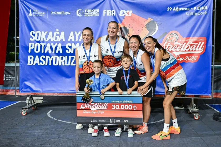 3x3 Streetball İzmir Cup 2025’te ödüller sahiplerini buldu
