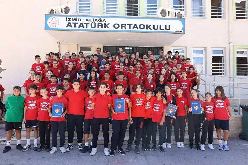 İzmir’de ateş savaşçıları öğrencilerle buluştu