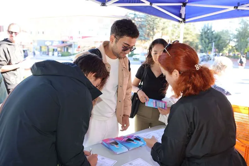 ODUNPAZARI BELEDİYESİ GENÇLİK MERKEZLERİNDEN ÜNİVERSİTELİLERE SICAK KARŞILAMA