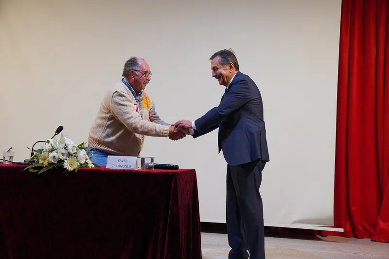 YAZAR YAVER ZEYTİNOĞLU