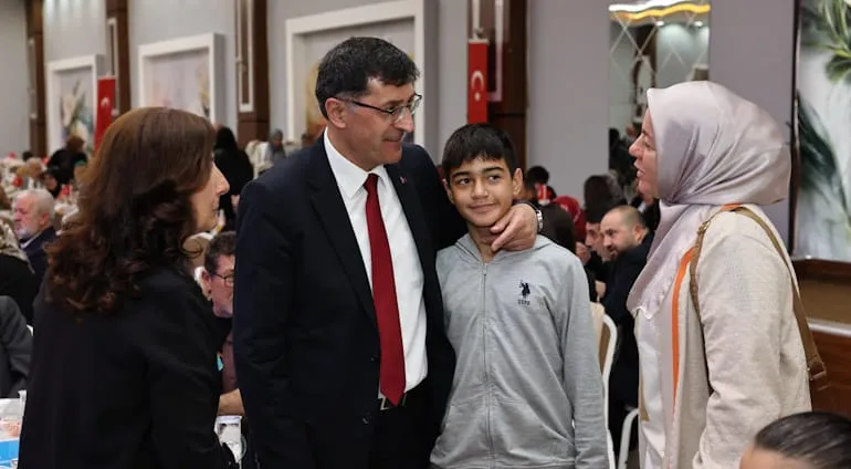 GAZİLERİMİZİN ONURUNA VEFA YEMEĞİ DÜZENLENDİ