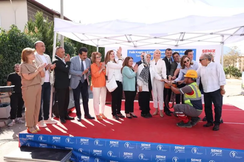 Faik Kaplan Kütüphanesi ve Kitap Kafe