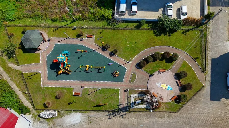 KUMBAŞI PARK VE ÇOCUK BAHÇESİ DE YENİLENDİ