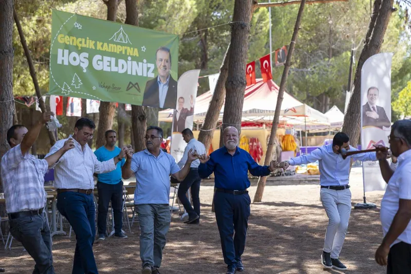 Büyükşehir Belediyesi Toroslar’daki Muhtarları Bir Araya Getirdi