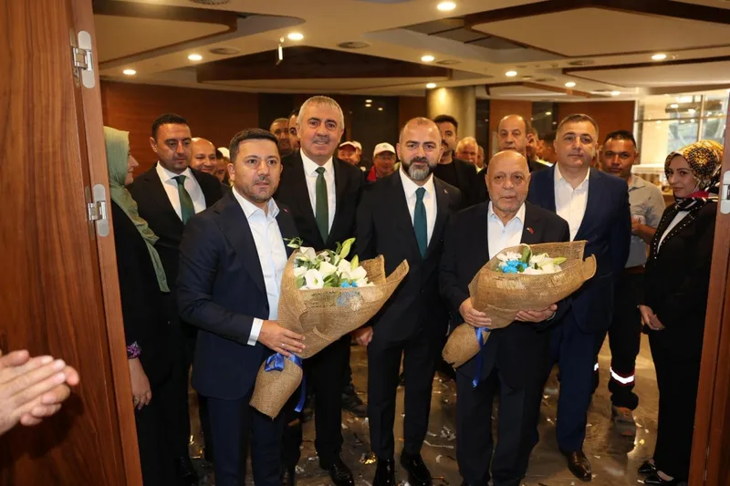 Başkan Arı, Hizmet-İş Nevşehir Şubesi’nin Genel Kuruluna Katıldı