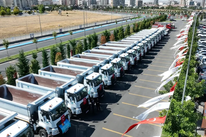 Başkan Büyükkılıç’tan 520 Milyon TL’lik Dev “Hizmet” Yatırımı: 38 Yeni Araç Hizmete Girdi