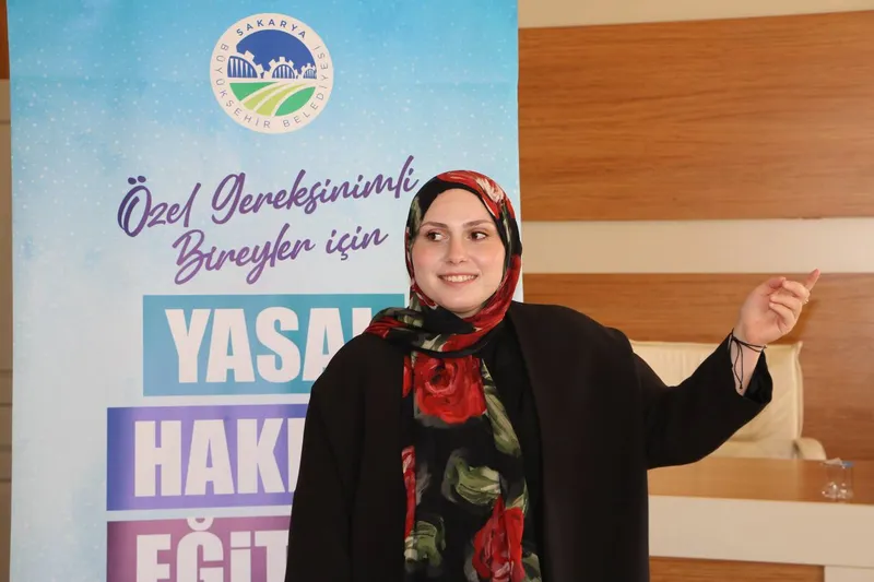 Özel gereksinimli vatandaşlara yasal ve resmi haklarını tek tek anlattılar