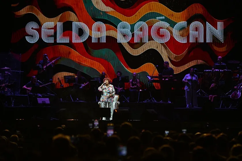 Çim Konserleri’nde Selda Bağcan rüzgarı esti